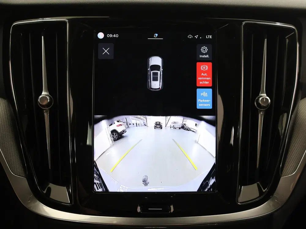 Volvo V60 2.0 T8 Plug-in hybrid AWD Plus Dark uit 2024, foto 15