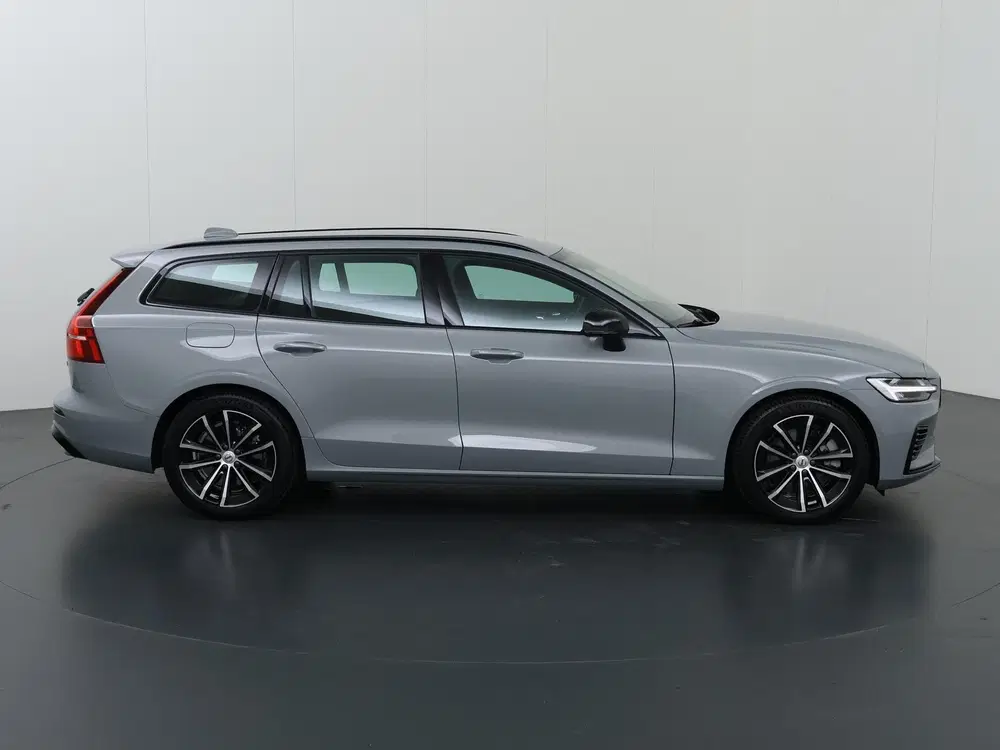 Volvo V60 2.0 T8 Plug-in hybrid AWD Plus Dark uit 2024, foto 6