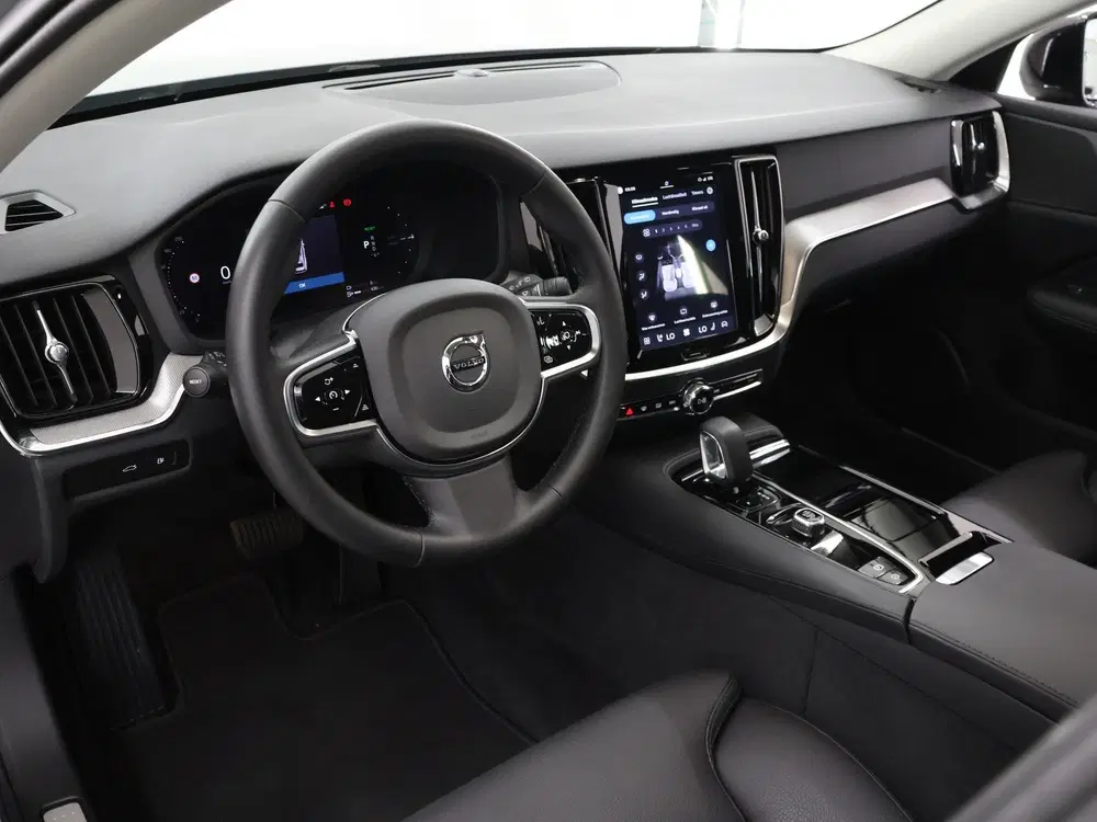Volvo V60 2.0 T8 Plug-in hybrid AWD Plus Dark uit 2024, foto 7