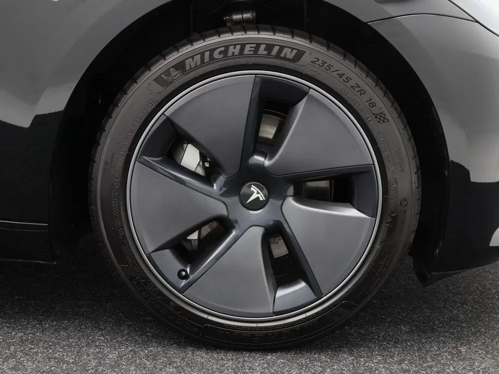 Tesla Model 3 Standard RWD Plus 60 kWh 238 Pk uit 2023, foto 12