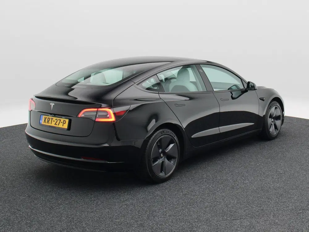 Tesla Model 3 Standard RWD Plus 60 kWh 238 Pk uit 2023, foto 3
