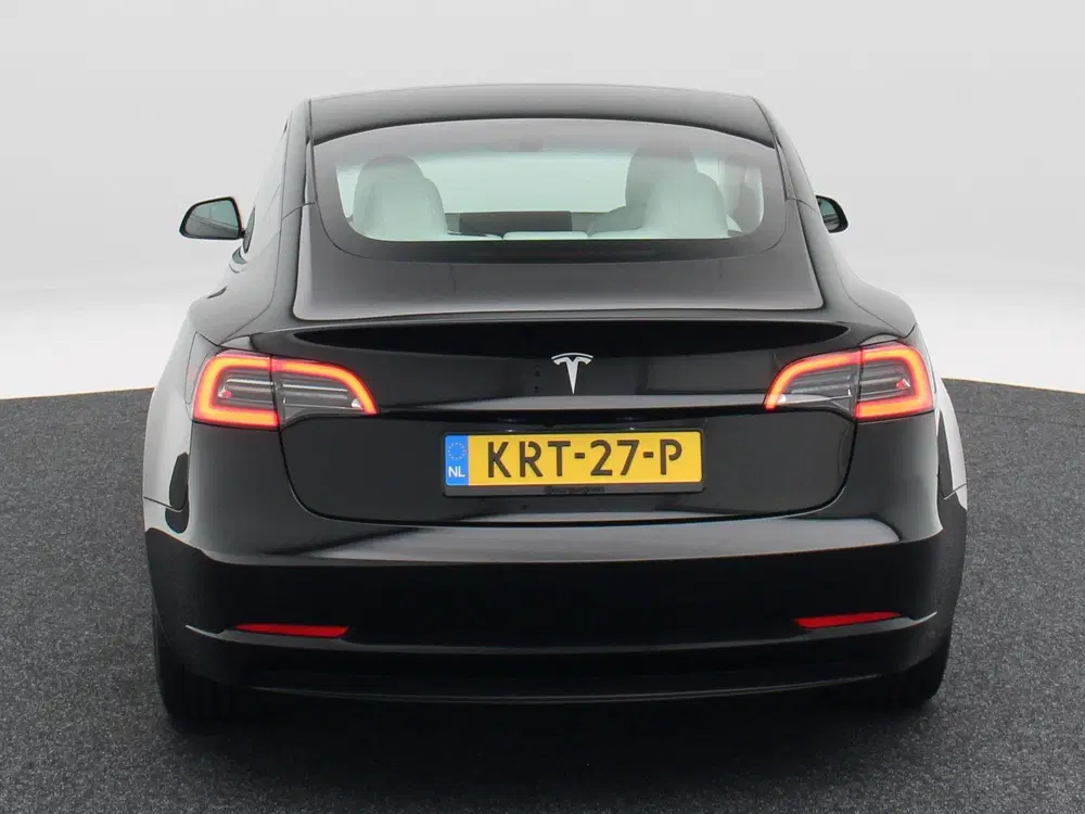 Tesla Model 3 Standard RWD Plus 60 kWh 238 Pk uit 2023, foto 6