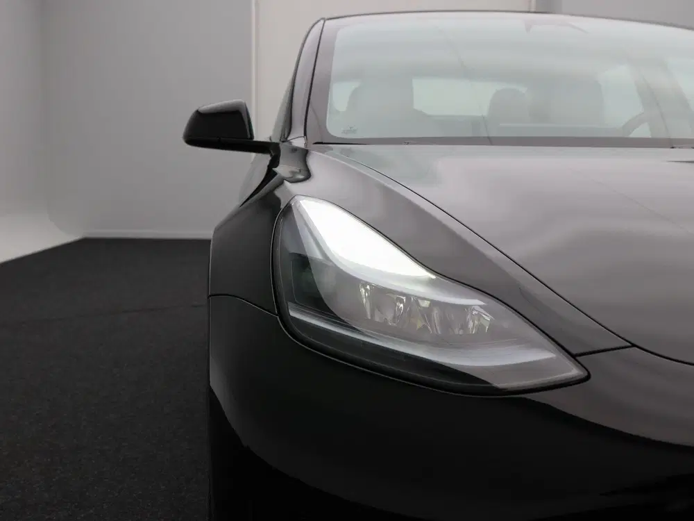 Tesla Model 3 Standard RWD Plus 60 kWh 238 Pk uit 2023, foto 9