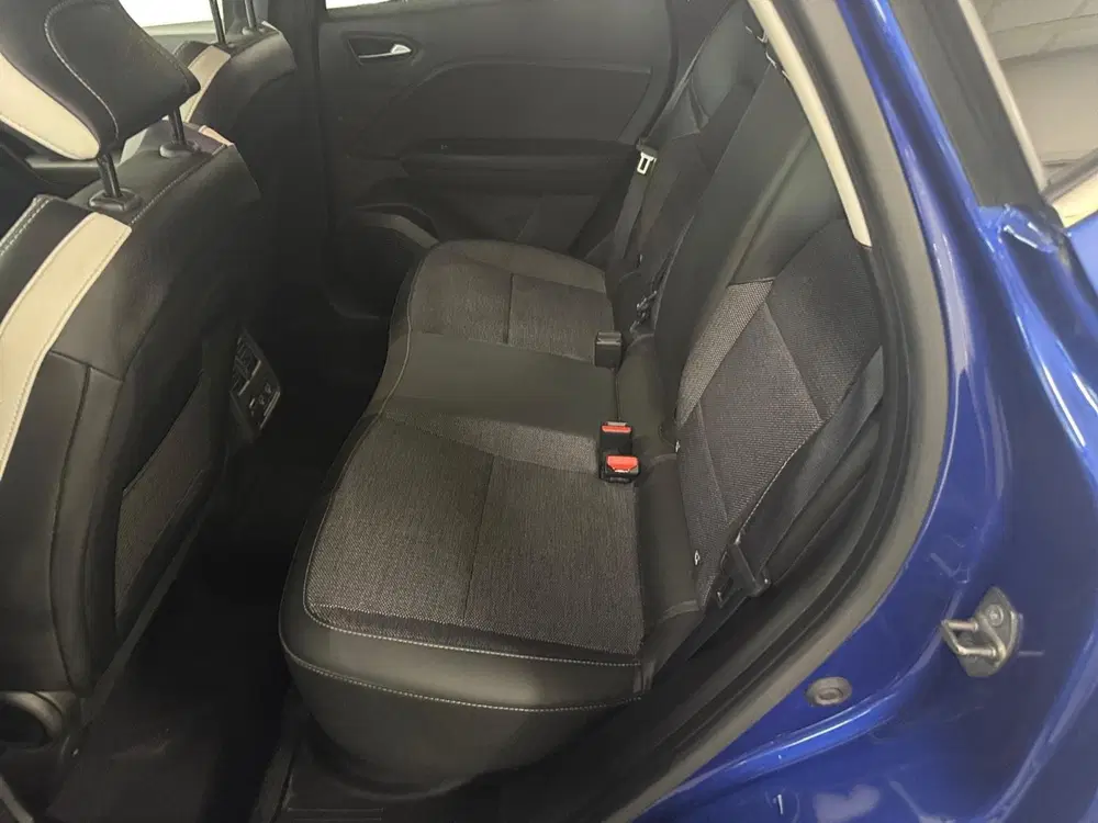 Renault Captur 1.6 E-Tech Hybrid 145 Intens Camera uit 2023, foto 10