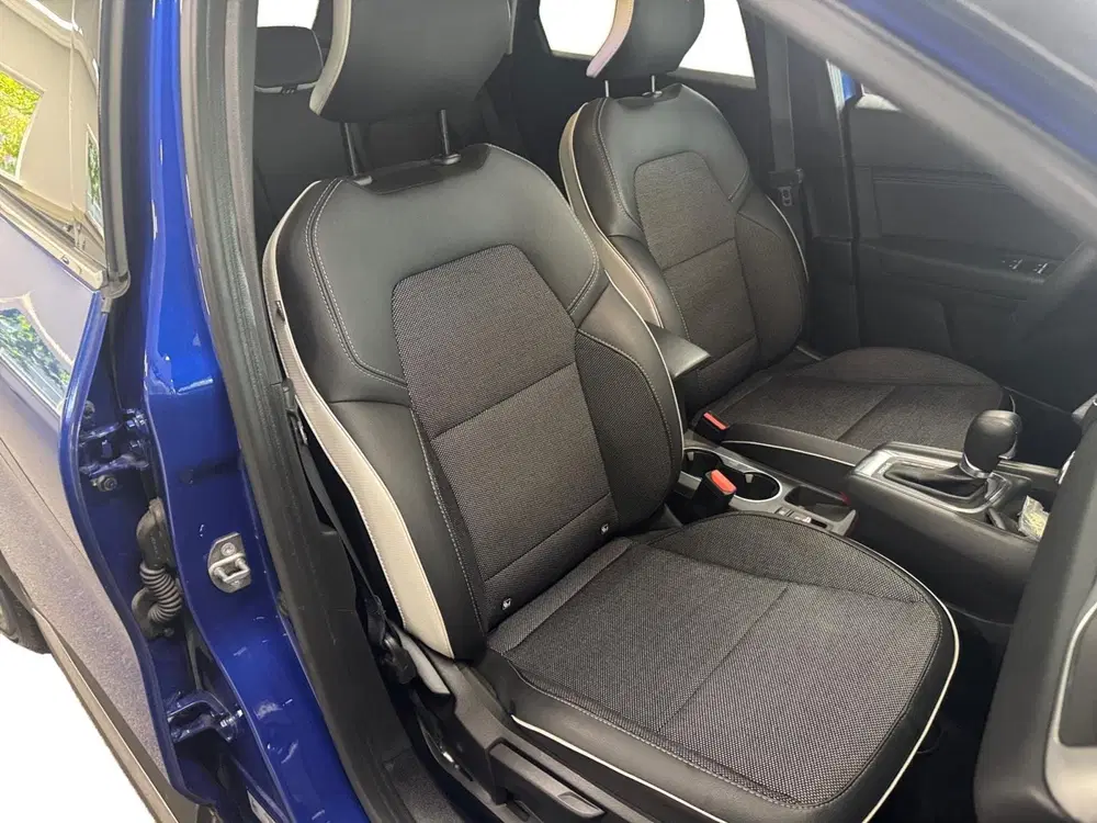 Renault Captur 1.6 E-Tech Hybrid 145 Intens Camera uit 2023, foto 8