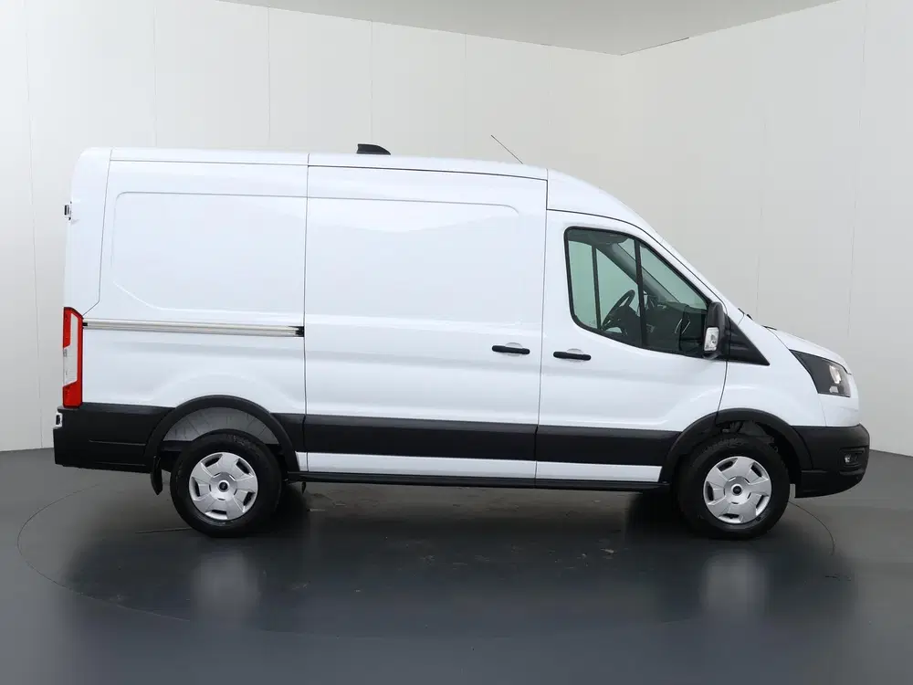 Ford Transit 350 uit 2024, foto 6