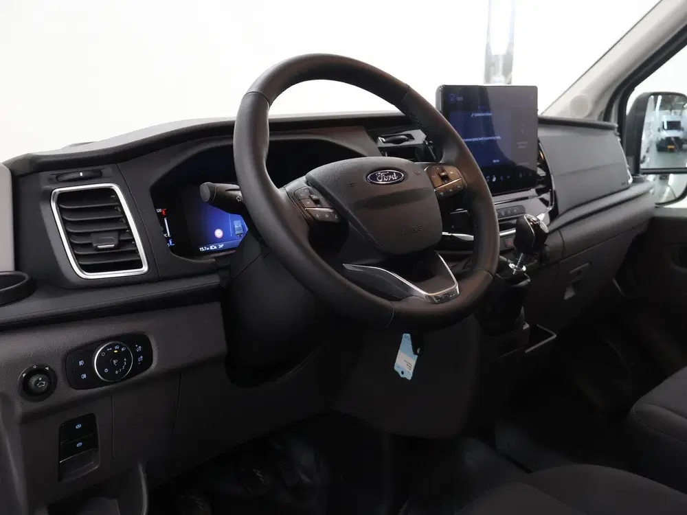 Ford Transit 350 uit 2024, foto 7