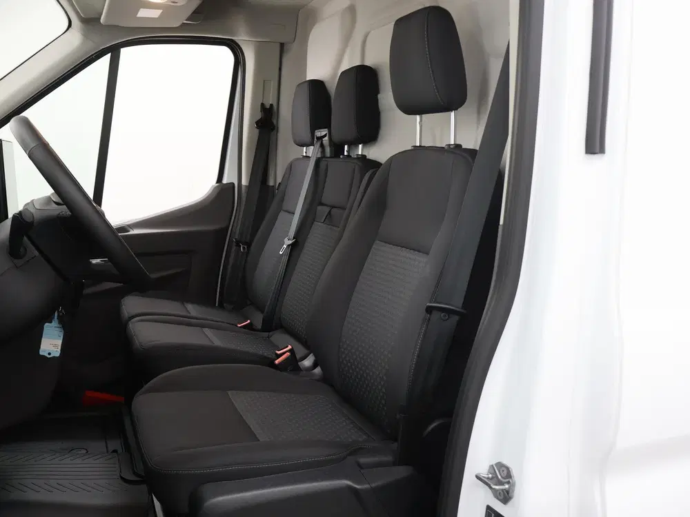 Ford Transit 350 uit 2024, foto 9