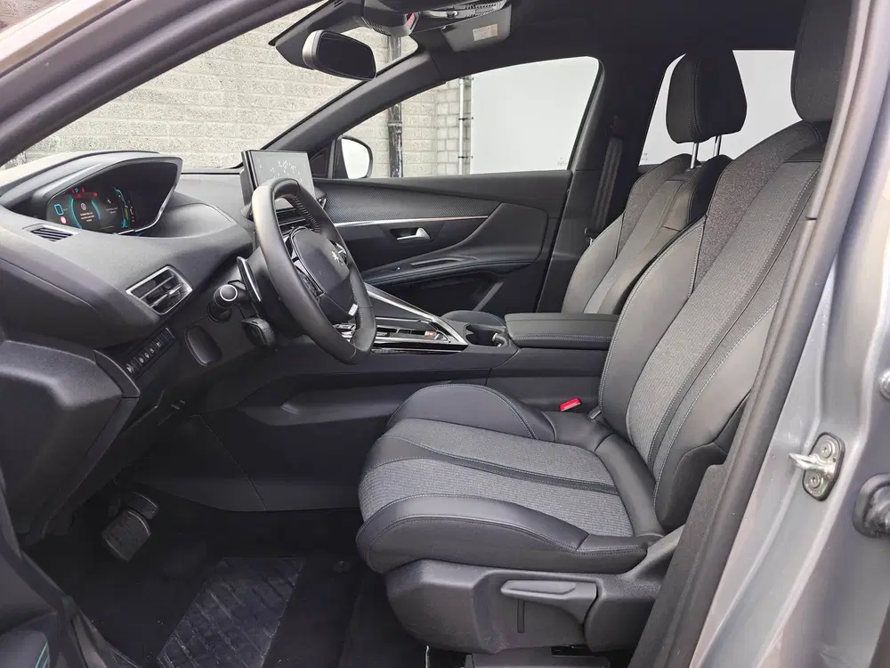 Peugeot 3008 1.6 Plug-In Hybride uit 2024, foto 11