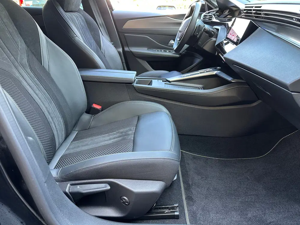 Peugeot 308 1.6 Plug-in Hybrid 180 GT uit 2023, foto 3