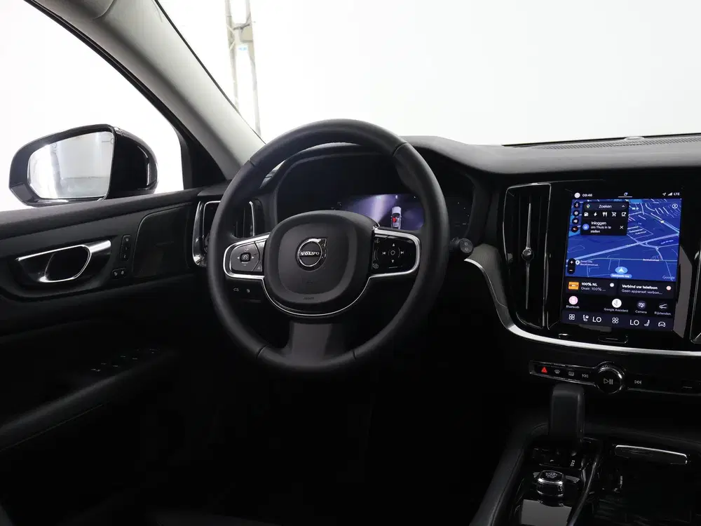 Volvo V60 2.0 T8 Plug-in hybrid AWD Ultra Dark uit 2024, foto 10