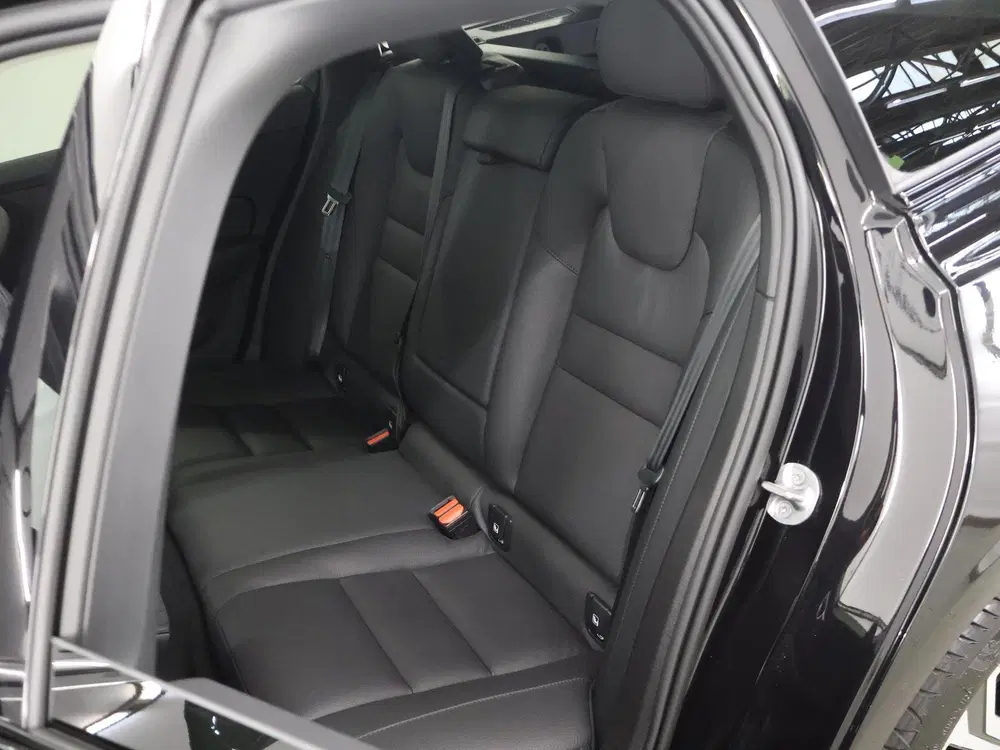 Volvo V60 2.0 T8 Plug-in hybrid AWD Ultra Dark uit 2024, foto 12