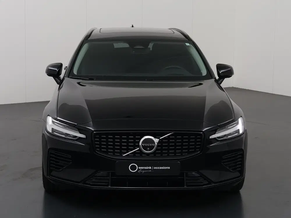 Volvo V60 2.0 T8 Plug-in hybrid AWD Ultra Dark uit 2024, foto 3
