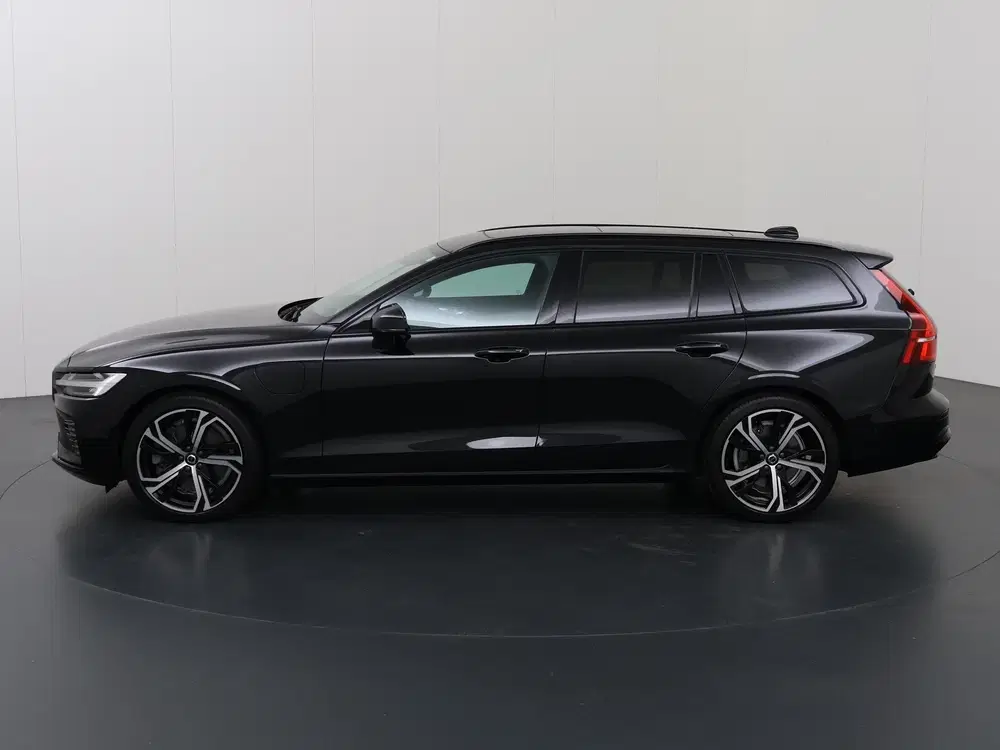 Volvo V60 2.0 T8 Plug-in hybrid AWD Ultra Dark uit 2024, foto 5