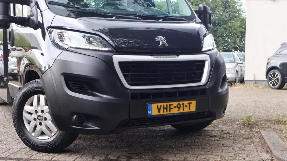 Peugeot Boxer 435 2.2 BlueHDi 165 L4 Pro Zwaar uit 2020, foto 13