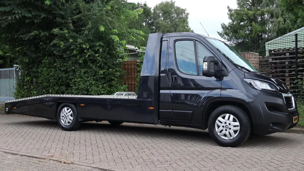 Peugeot Boxer 435 2.2 BlueHDi 165 L4 Pro Zwaar uit 2020, foto 2