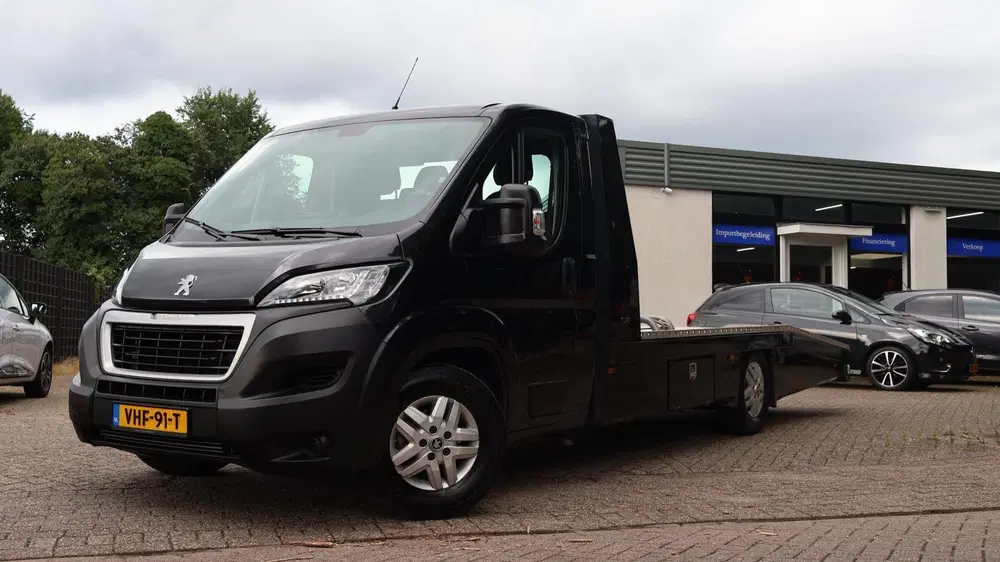 Peugeot Boxer 435 2.2 BlueHDi 165 L4 Pro Zwaar uit 2020, foto 3