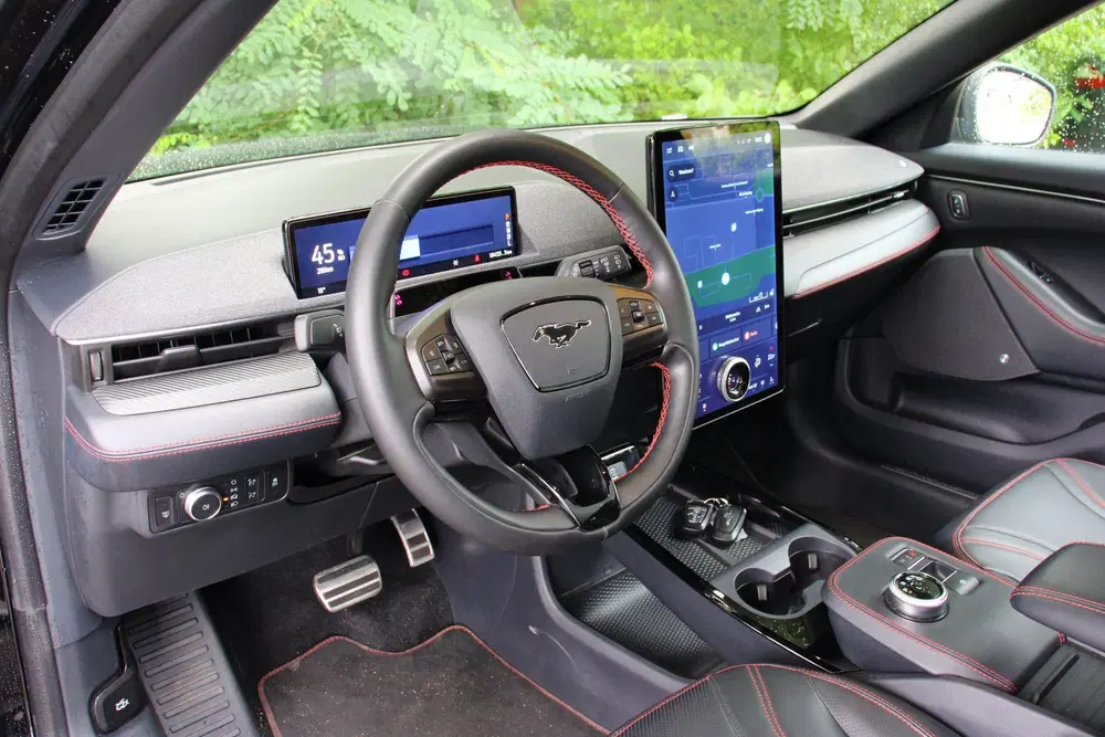 Ford Mustang Mach-E Extended AWD 98 kWh uit 2022, foto 4