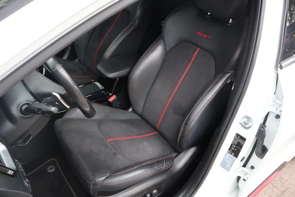 Kia ProCeed 1.6 T-GDI GT 204pk uit 2019, foto 10