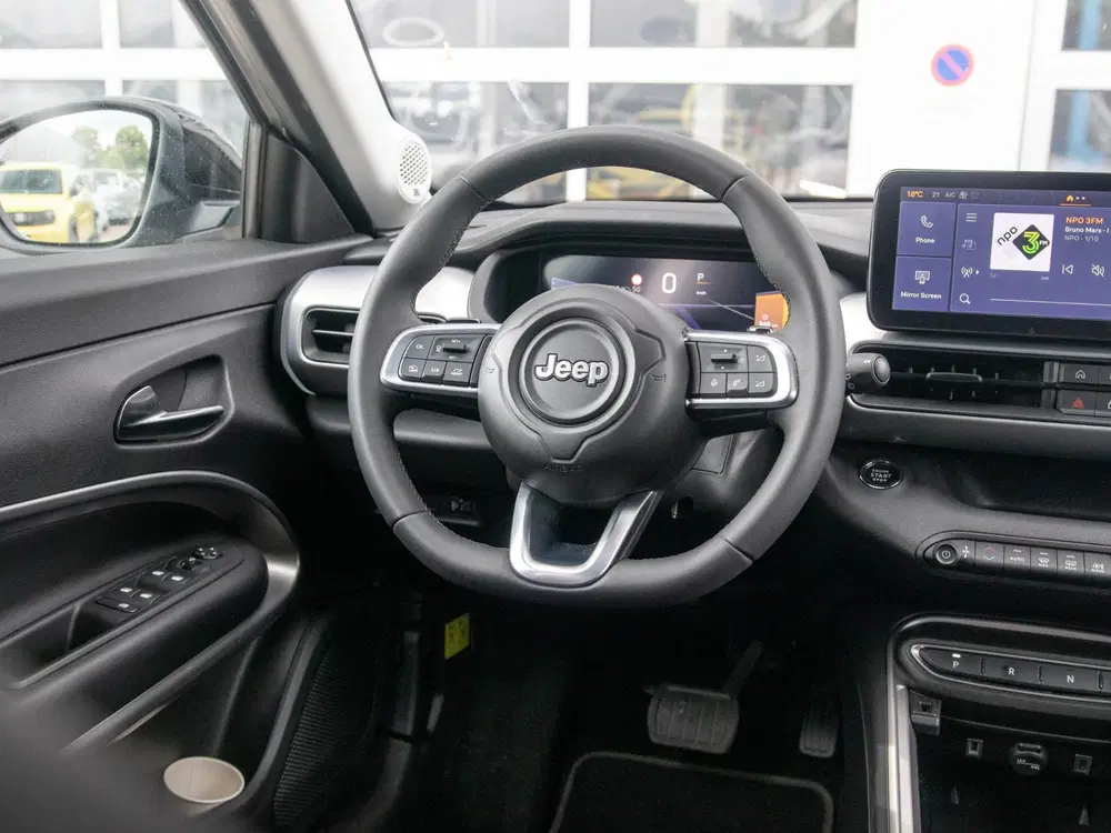 Jeep Avenger 1.2 e-Hybrid Summit uit 2025, foto 13