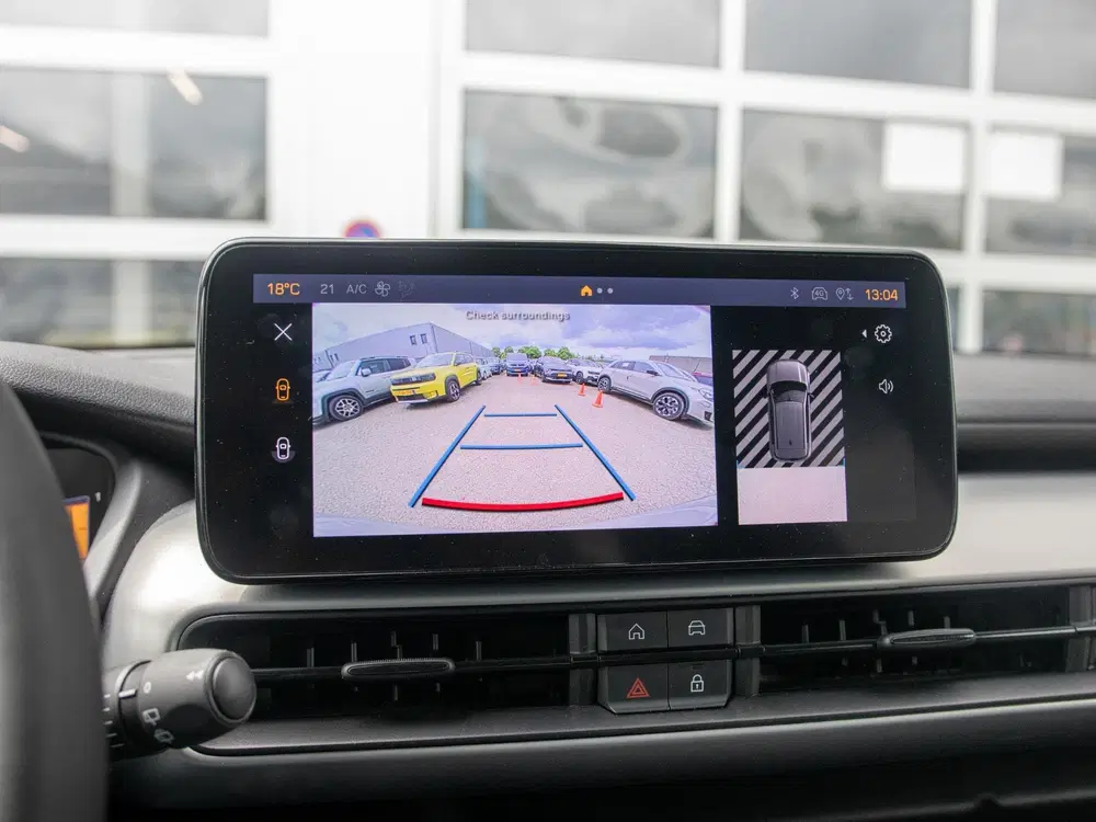 Jeep Avenger 1.2 e-Hybrid Summit uit 2025, foto 14