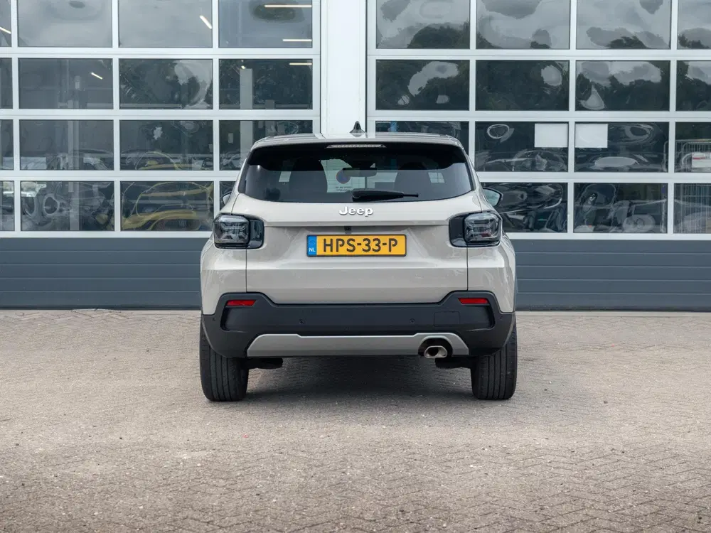 Jeep Avenger 1.2 e-Hybrid Summit uit 2025, foto 6