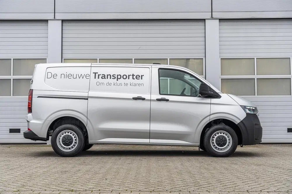 Volkswagen Transporter 2.0 TDI 110pk L1H1 28 Life uit 2024, foto 3