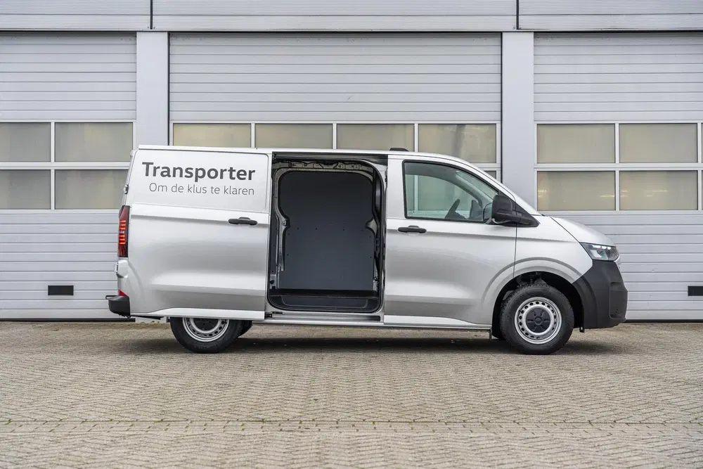 Volkswagen Transporter 2.0 TDI 110pk L1H1 28 Life uit 2024, foto 4