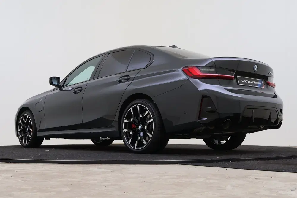 BMW 3-serie 330e M Sport Automaat uit 2026, foto 11