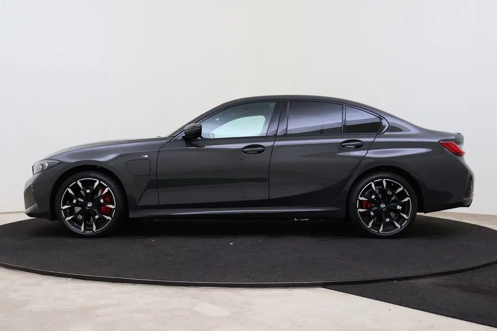 BMW 3-serie 330e M Sport Automaat uit 2026, foto 14