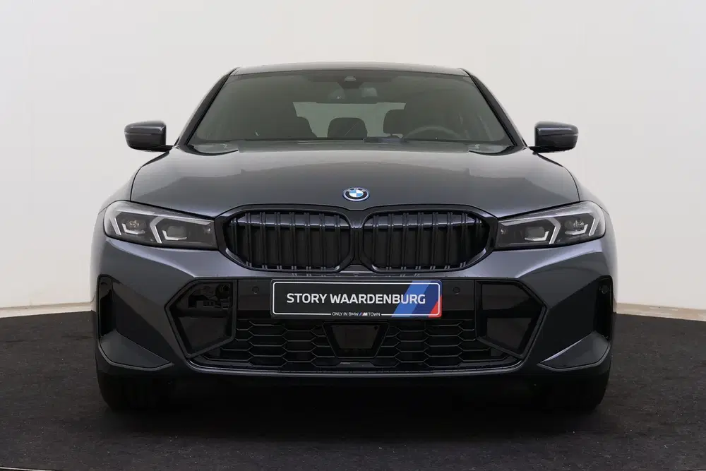 BMW 3-serie 330e M Sport Automaat uit 2026, foto 4