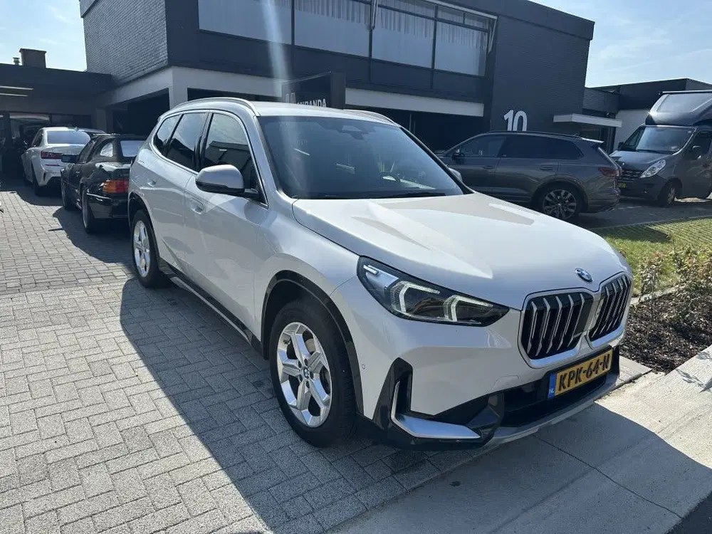 BMW X1 sDrive18i X-Line (bj 2023 uit 2023