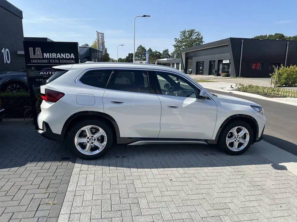 BMW X1 sDrive18i X-Line (bj 2023 uit 2023, foto 2