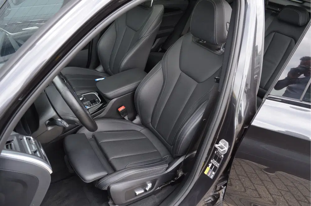 BMW iX3 Executive 80 kWh uit 2023, foto 10