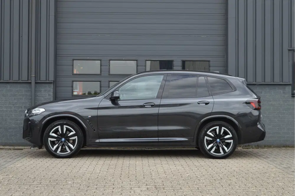 BMW iX3 Executive 80 kWh uit 2023, foto 3