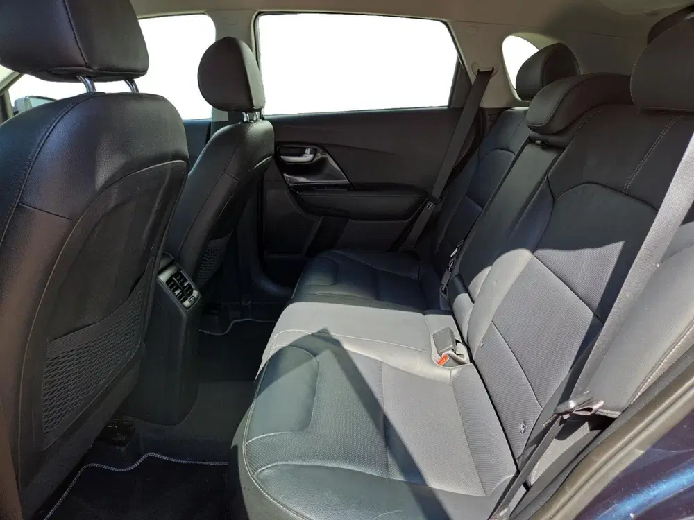 Kia Niro 1.6 GDi Hybrid ExecutiveLine uit 2019, foto 11