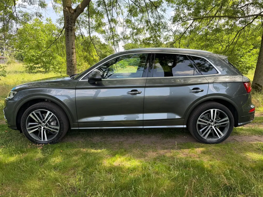 Audi Q5 55 TFSI e quattro Competition Luchtvering uit 2020, foto 3