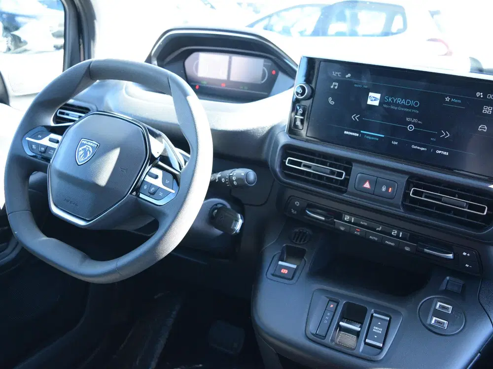 Peugeot Partner L1 50 kWh uit 2026, foto 9
