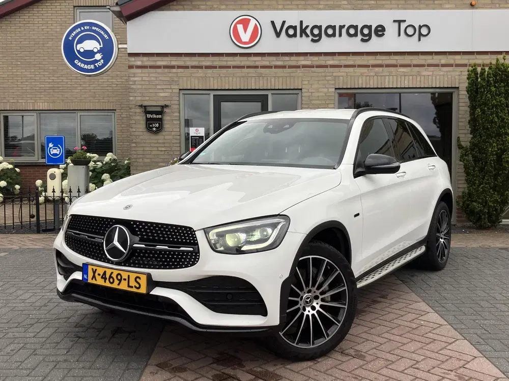 Mercedes-Benz GLC 300e 4MATIC AMG uit 2020