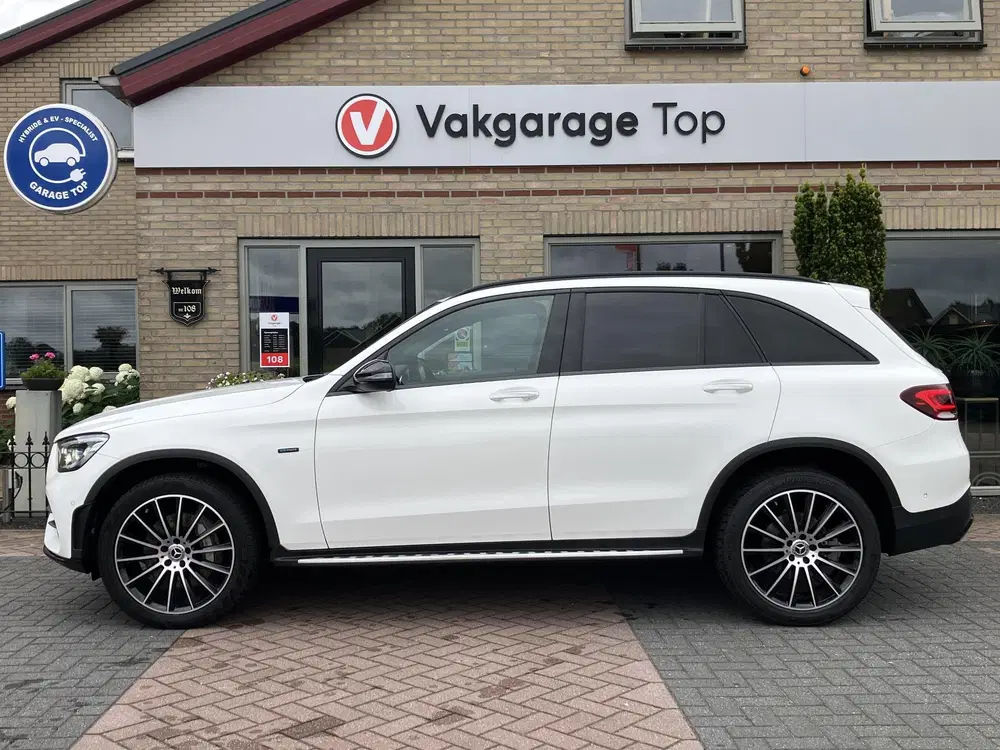 Mercedes-Benz GLC 300e 4MATIC AMG uit 2020, foto 10