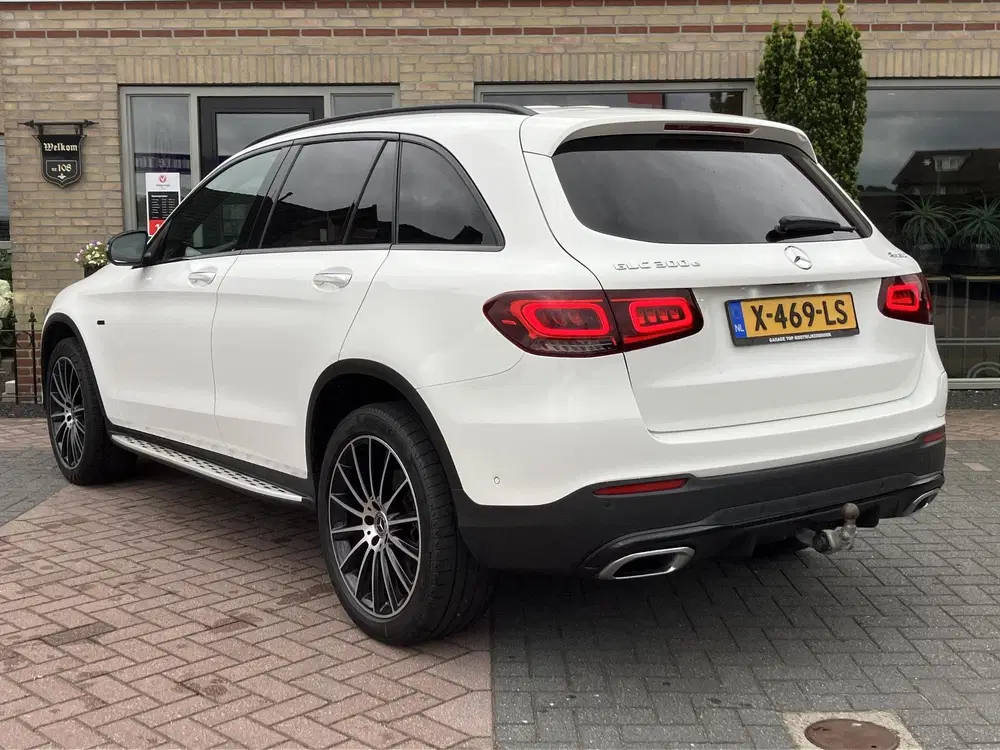 Mercedes-Benz GLC 300e 4MATIC AMG uit 2020, foto 11