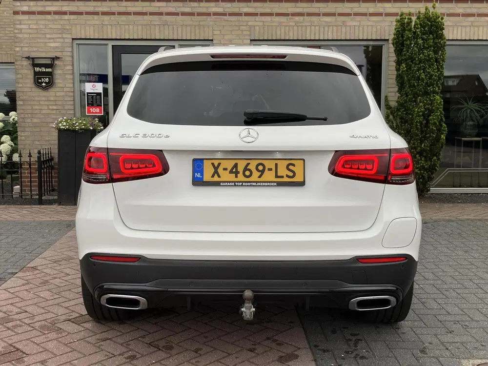 Mercedes-Benz GLC 300e 4MATIC AMG uit 2020, foto 12