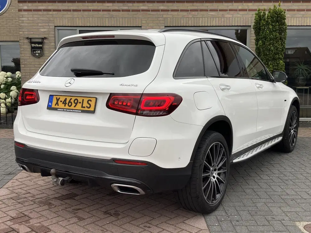 Mercedes-Benz GLC 300e 4MATIC AMG uit 2020, foto 13