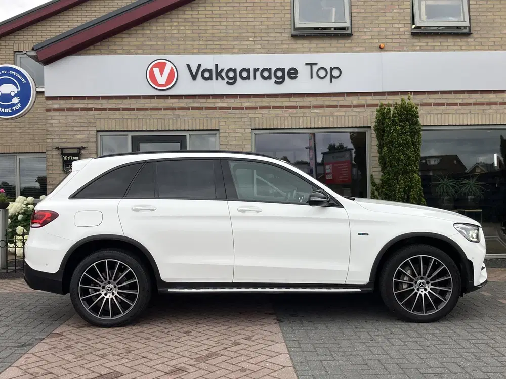 Mercedes-Benz GLC 300e 4MATIC AMG uit 2020, foto 14