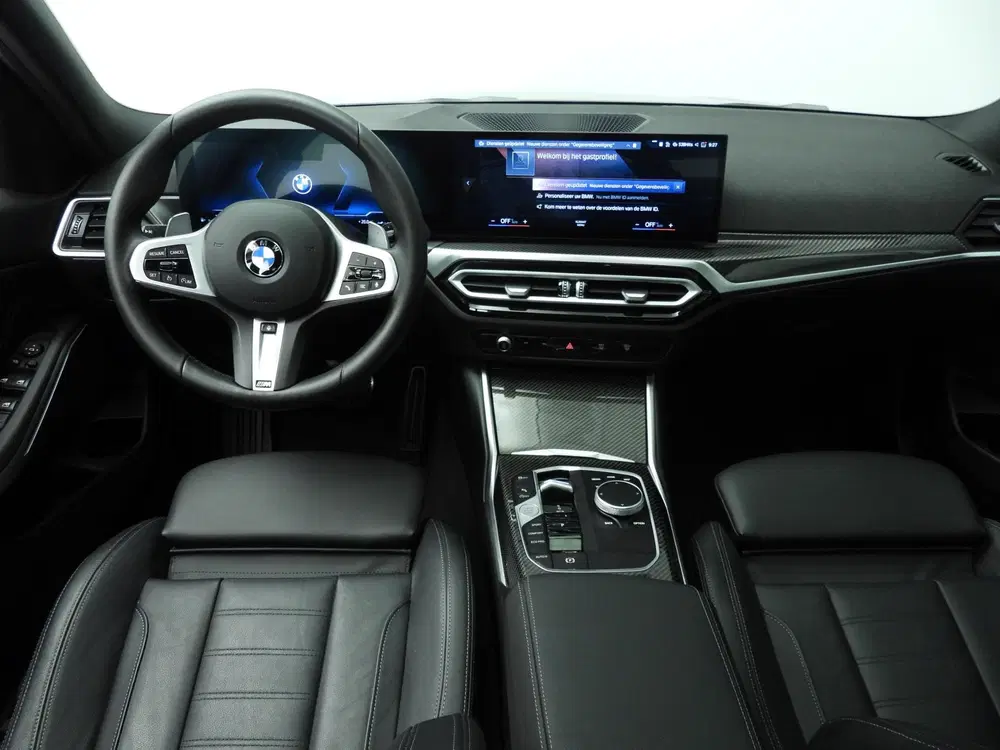 BMW 3-serie Sedan 318i uit 2024, foto 10