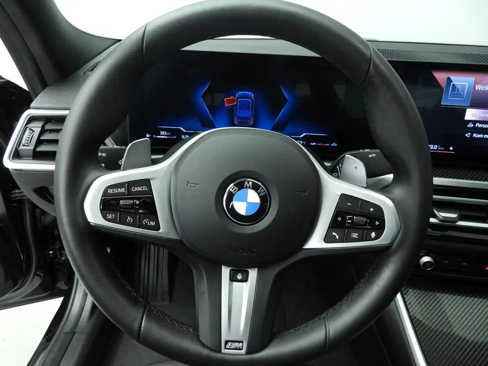 BMW 3-serie Sedan 318i uit 2024, foto 11