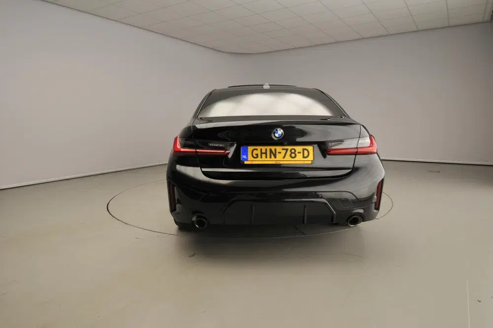 BMW 3-serie Sedan 318i uit 2024, foto 5
