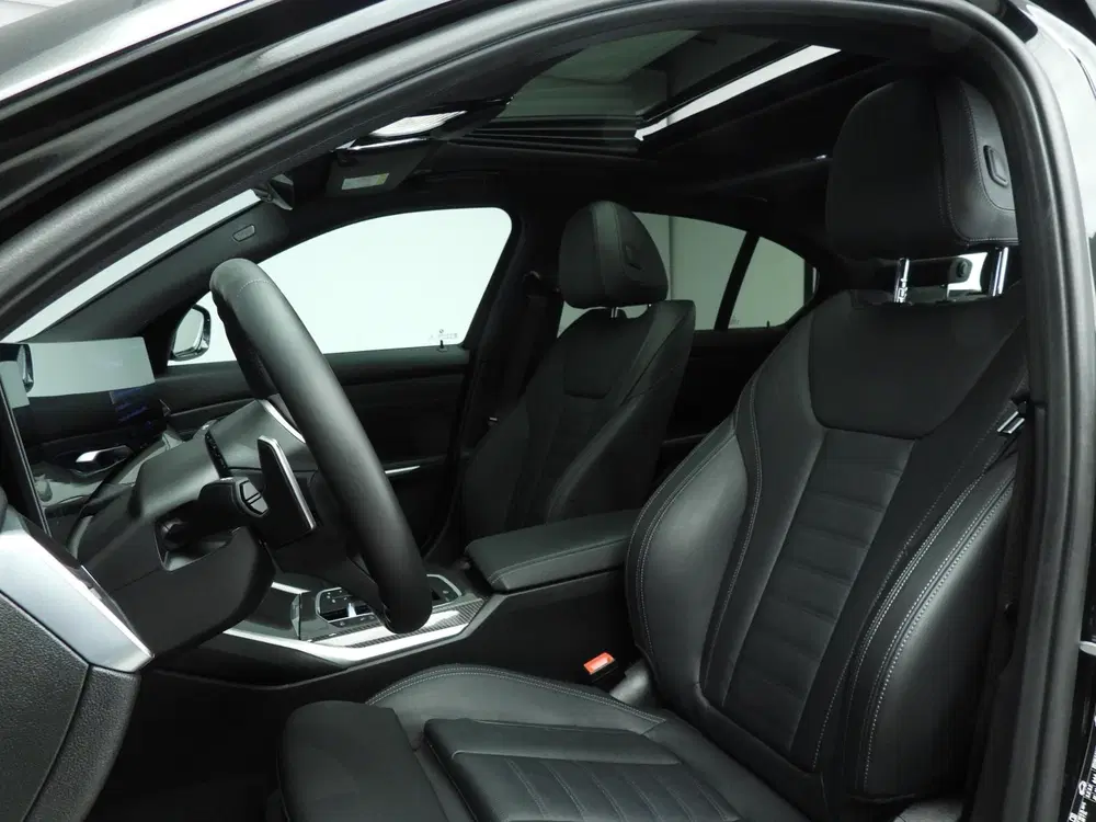 BMW 3-serie Sedan 318i uit 2024, foto 7
