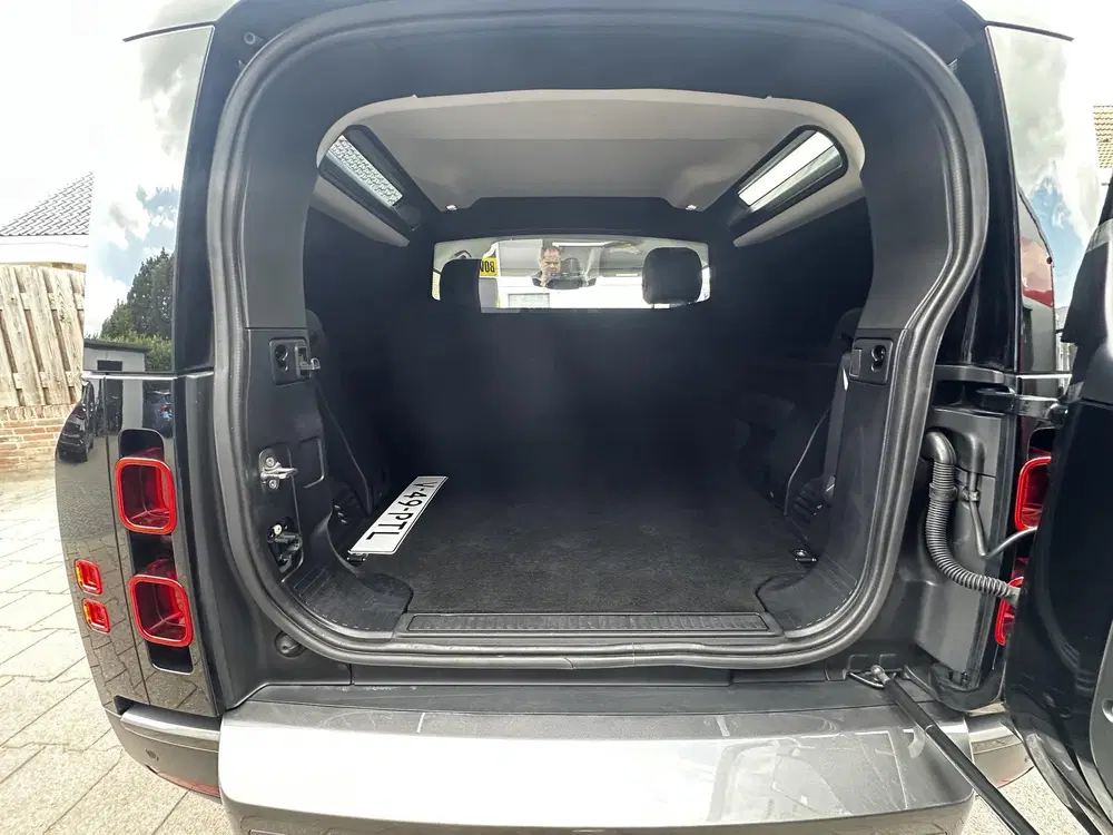 Land Rover Defender 3.0 D200 90 MHEV SE uit 2021, foto 14