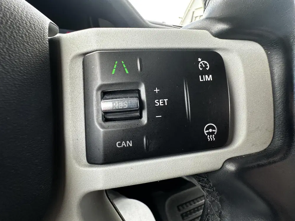 Land Rover Defender 3.0 D200 90 MHEV SE uit 2021, foto 9